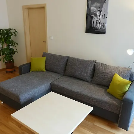Apartment Eel