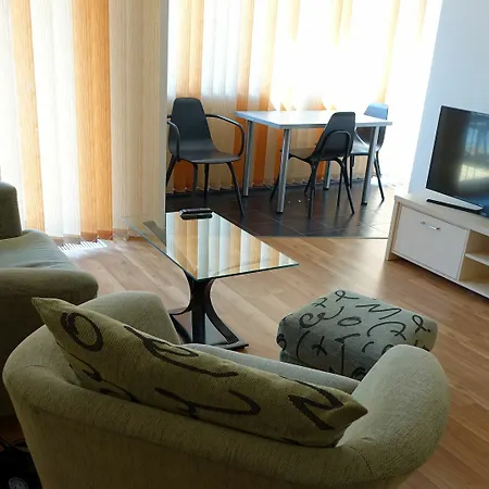 Apartment Eel *